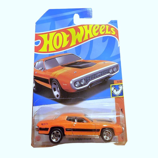 Hot Wheels Die-Cast Vehicle Muscle Mania Plymouth GTX 1971