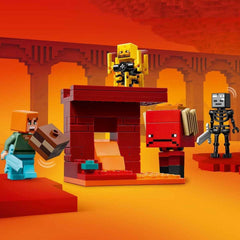 Lego Minecraft 21266 The Nether Lava Battle Construction Playset