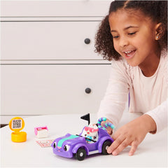 Gabby's Dollhouse Carlita Car & Pandy Paws Picnic Figure Playset