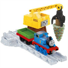 Thomas & Friends Take-n-Play Reg’s Christmas Surprise Playset