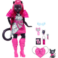 Monster High Catty Noir Core Doll With Pet Cat Amulette and Accessories