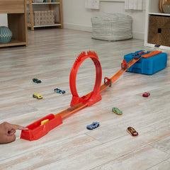 Hot Wheels Track Set Fire-Themed Track Set & 1 Hot Wheels Car