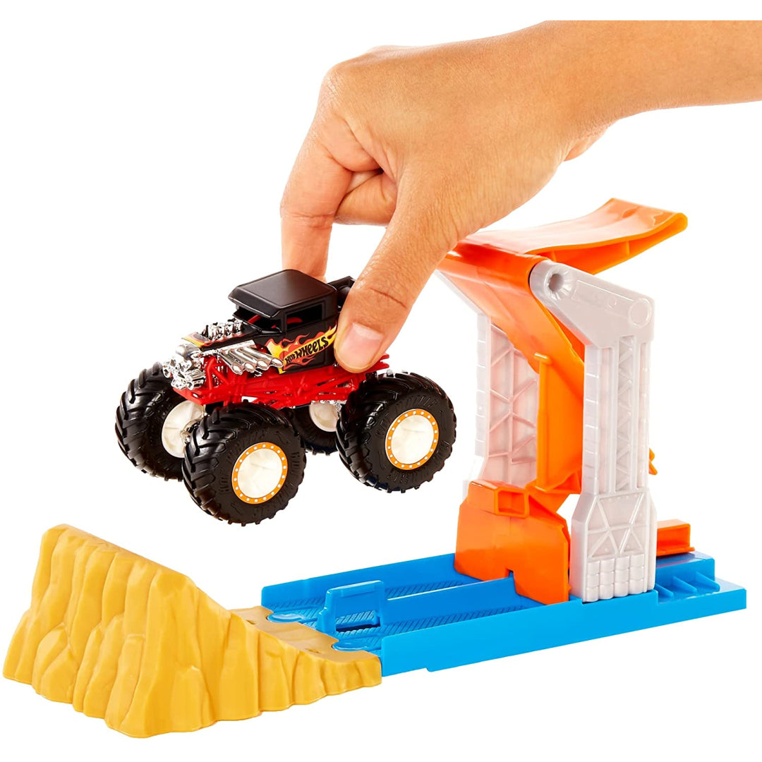 Hot Wheels Monster Trucks Launch and Bash Play Set - Maqio